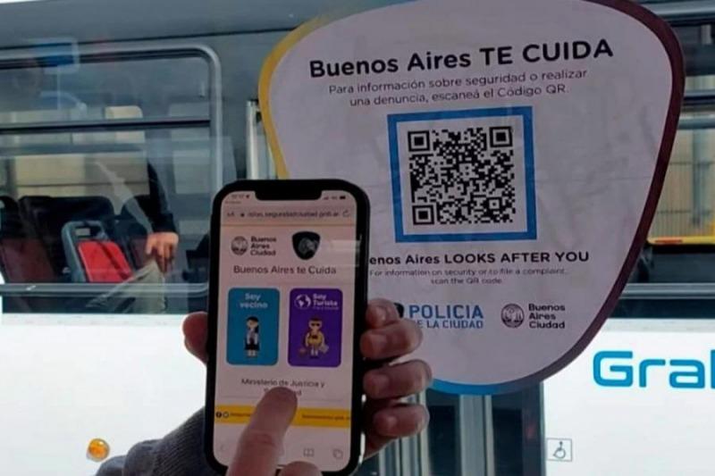 LA CIUDAD CUMPLIÓ EL COMPROMISO DE SUMAR QR DE SEGURIDAD EN EL 100% EN LOS COLECTIVOS