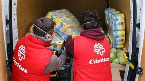 LA POLICÍA DE LA CIUDAD DONÓ MERCADERÍA A CARITAS