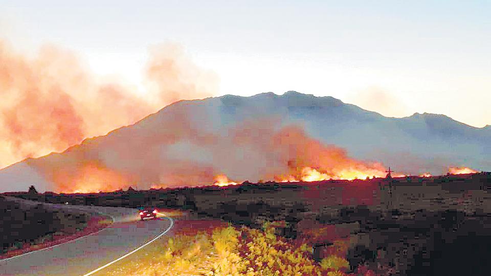 LOS BOMBEROS DE LA CIUDAD COLABORAN CON LOS INCENDIOS EN CHUBUT