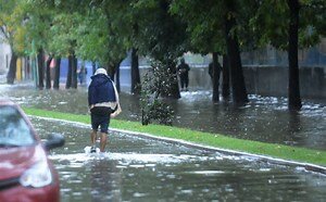 CAYERON CASI 100 MILIMETROS DE AGUA EN CABA Y SIGUE EL ALERTA