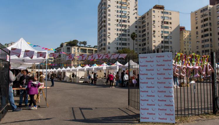 LEGA LA FERIA FESTIVA AL PLAYÓN DEL MERCADO DE PULGAS