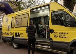 LA CIUDAD LLEVA SUS OFICINAS MÓVILES A LA BOCA