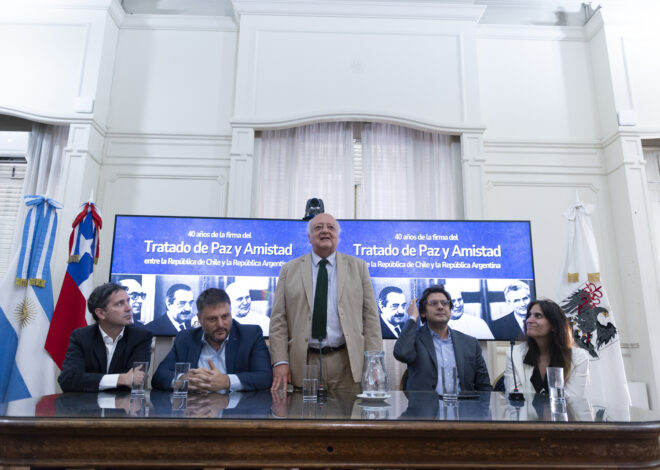 BENEPLÁCITO POR LOS 40 AÑOS DE LA FIRMA DEL TRATADO DE PAZ Y AMISTAD ENTRE CHILE Y ARGENTINA