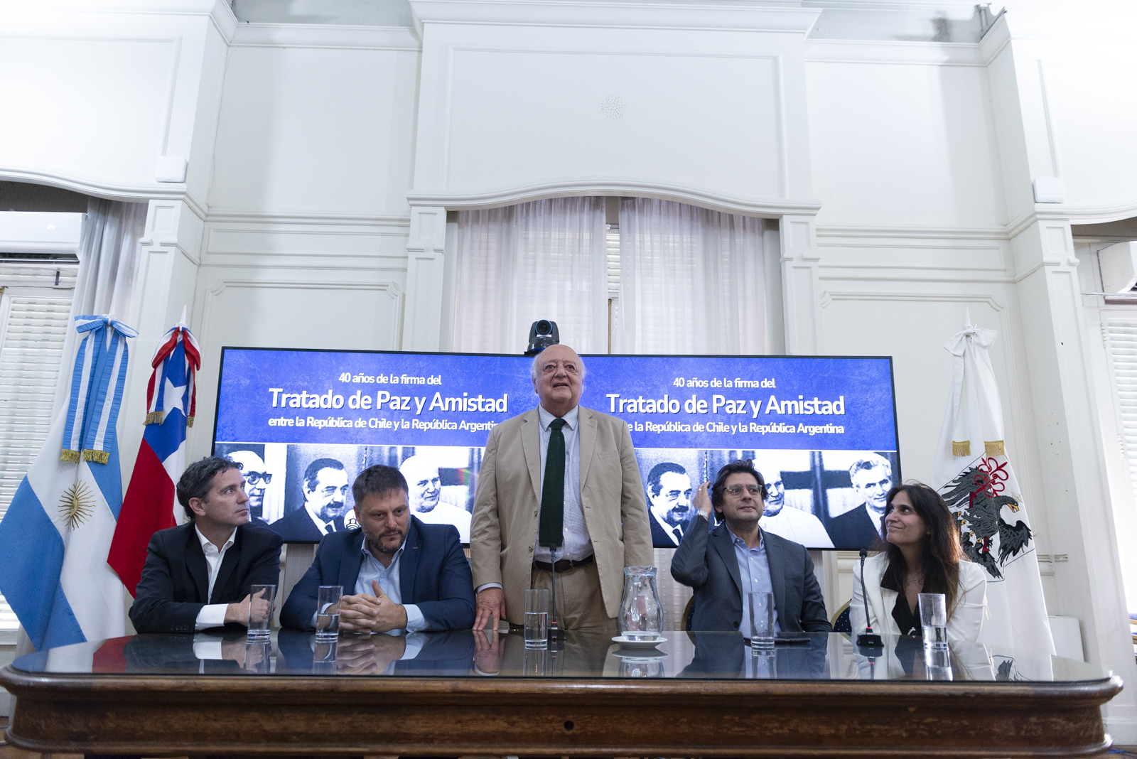 BENEPLÁCITO POR LOS 40 AÑOS DE LA FIRMA DEL TRATADO DE PAZ Y AMISTAD ENTRE CHILE Y ARGENTINA