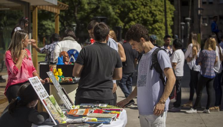 LA CIUDAD REALIZA HABILITACIONES EXPRÉS PARA DIVERSAS ACTIVIDADES COMERCIALES