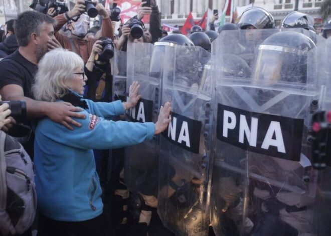 OTRA VEZ REPRESIÓN A LOS JUBILADOS