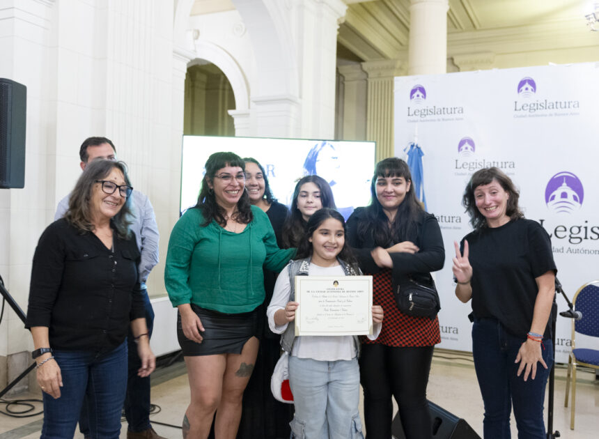 LA LEGISLATURA DISTINGUIÓ A LA RADIO COMUNITARIA 7 ESKINAS