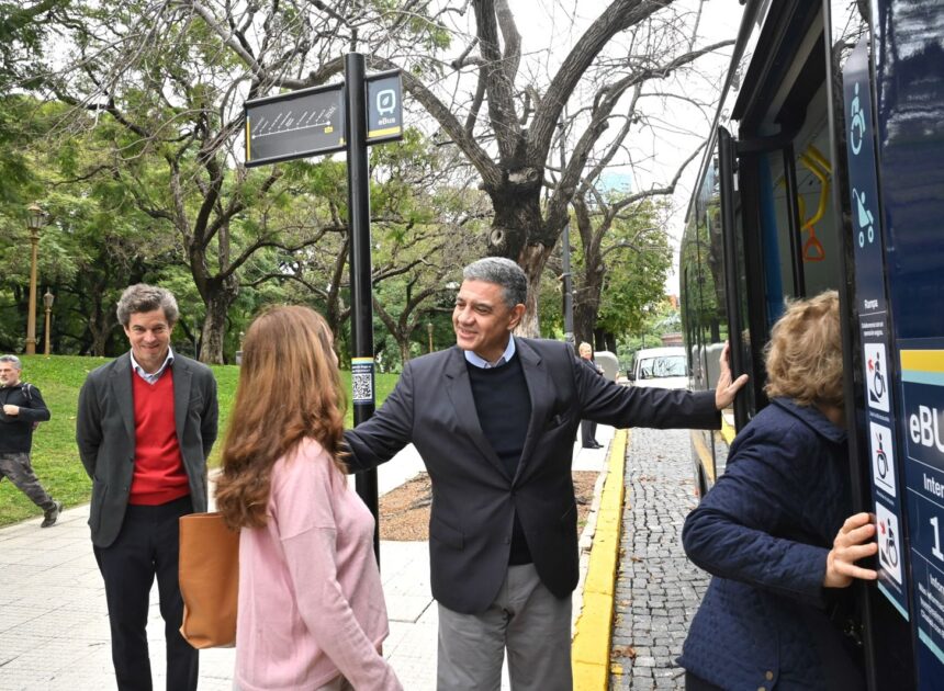 JORGE MACRI: “LOS BUSES ELÉCTRICOS TIENEN LA ÚLTIMA TECNOLOGÍA DEL MUNDO PARA MOVERNOS MEJOR”