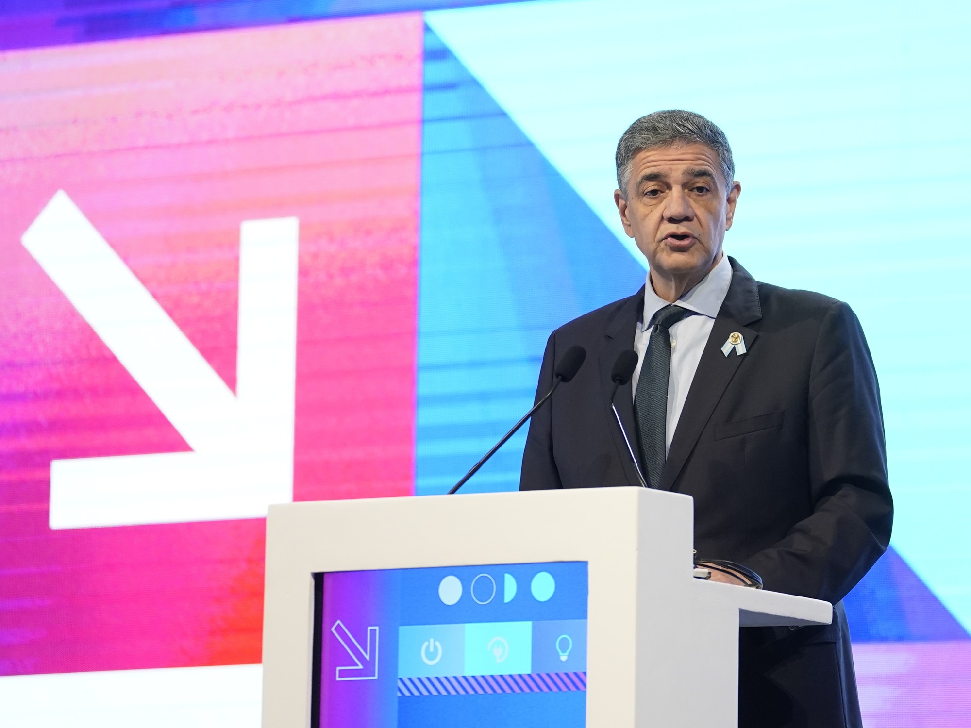JORGE MACRI AFIRMÓ QUE NO REALIZARÁ CAMBIOS EN EL GABINETE LUEGO DEL REVÉS EN LAS ELECCIONES LEGISLATIVAS