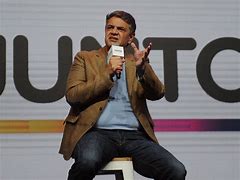 “ESCUCHAMOS A LOS VECINOS Y VAMOS A ORDENAR, REFORMAR Y MODERNIZAR LO QUE HAGA FALTA”
