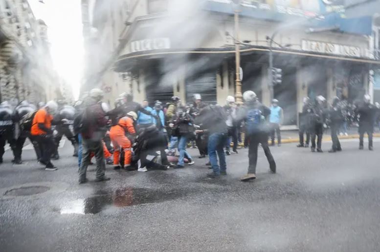 REPRESIÓN DE LOS MIÉRCOLES EN PLAZA CONGRESO