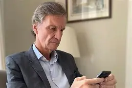 EL NEURÓLOGO CONRADO ESTOL FUE DISTINGUIDO EN LA LEGISLATURA