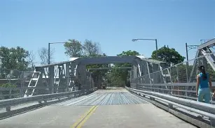 BARRACAS: REABRIÓ EL PUENTE BOSCH