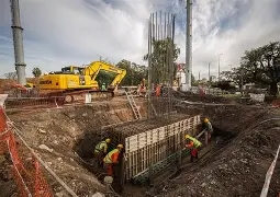 MEGAOPERATIVO PARA COLOCAR LA ESCTRUCTURA DE LA AMPLIACIÓN DEL PUENTE LABRUNA