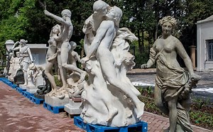 REABRIÓ EL “HOSPITAL DE ESTATUAS”