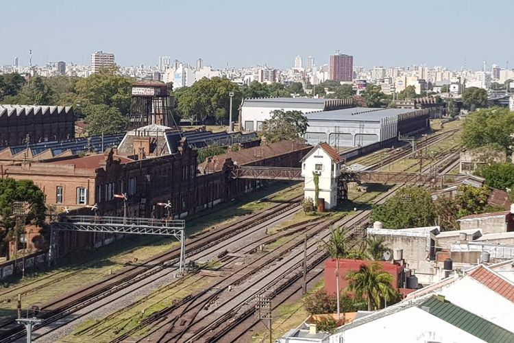 PROPONEN RECUPERAR UN PREDIO DE LOS TALLERES FERROVIARIOS DE LINIERS