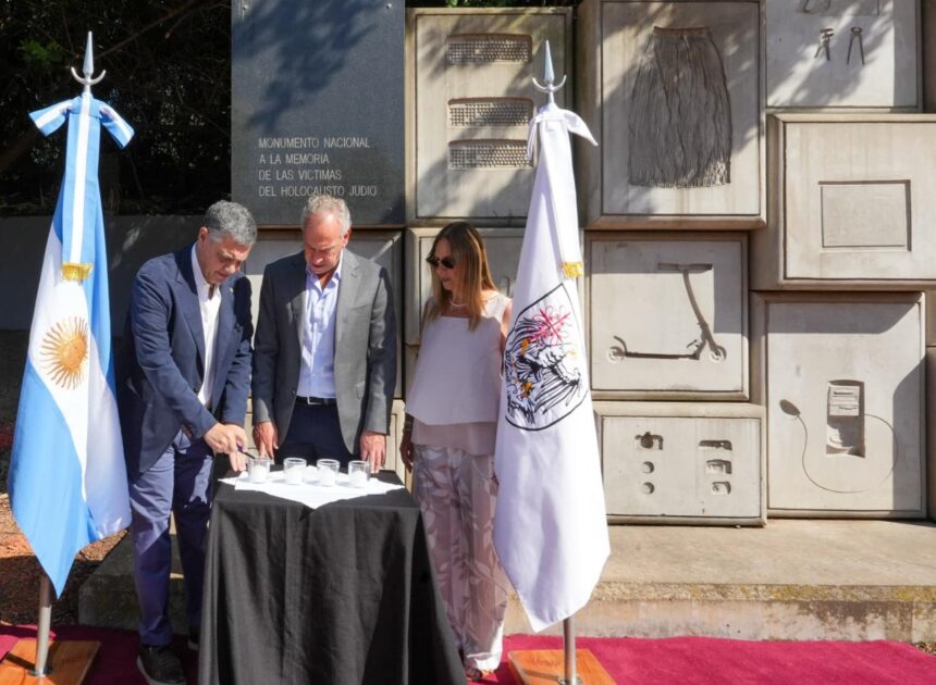 HOMENAJE DE LA CIUDAD A LAS VÍCTIMAS DEL HOLOCAUSTO EN LA PLAZA DE LA SHOÁ