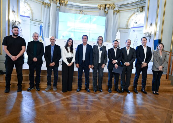 “FUTURO EN MARCHA” REUNIÓ A REFERENTES DE LOS TRES PODERES DE LA CIUDAD EN LA PRIMERA JORNADA SOBRE IA Y ESTADO