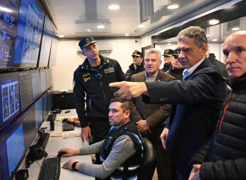 “MAREA AZUL”: MÁS DE 1.100 AGENTES EN CENTROS DE TRASBORDO Y AUTOPISTAS