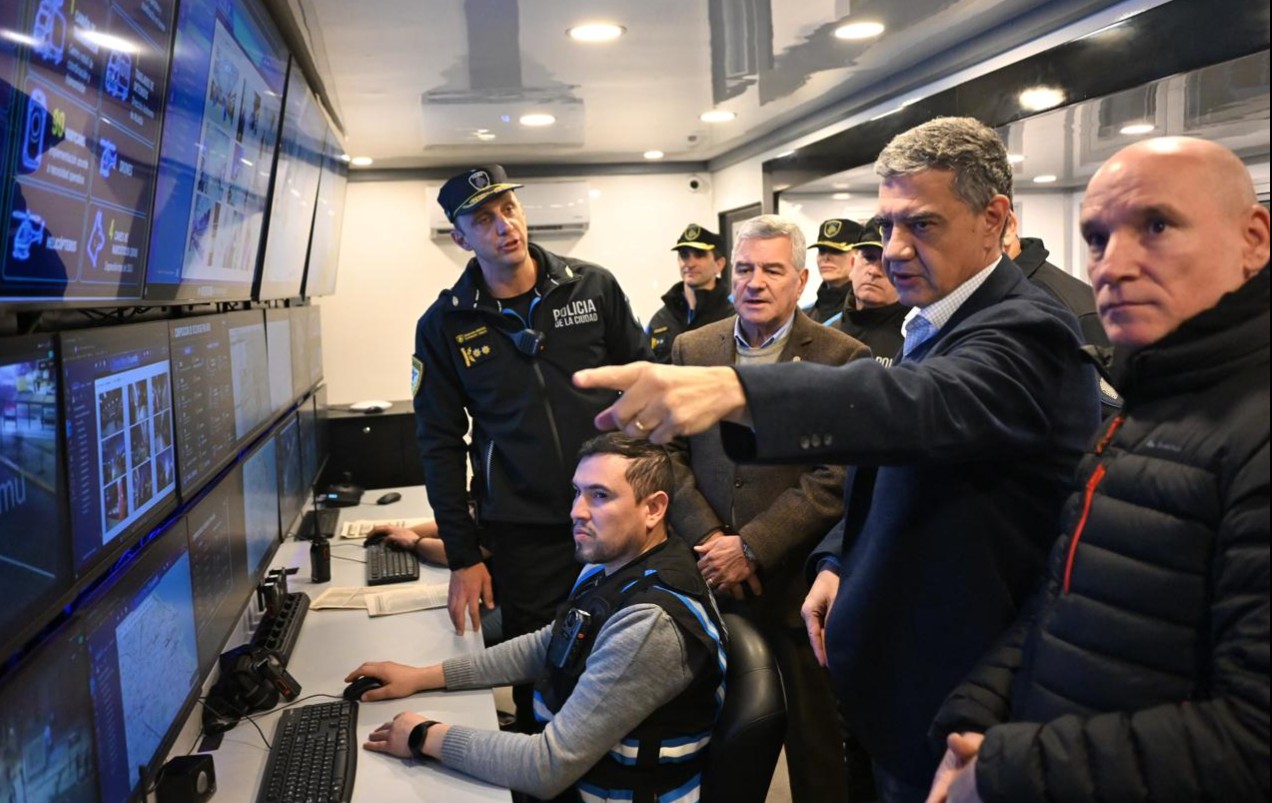 “MAREA AZUL”: MÁS DE 1.100 AGENTES EN CENTROS DE TRASBORDO Y AUTOPISTAS