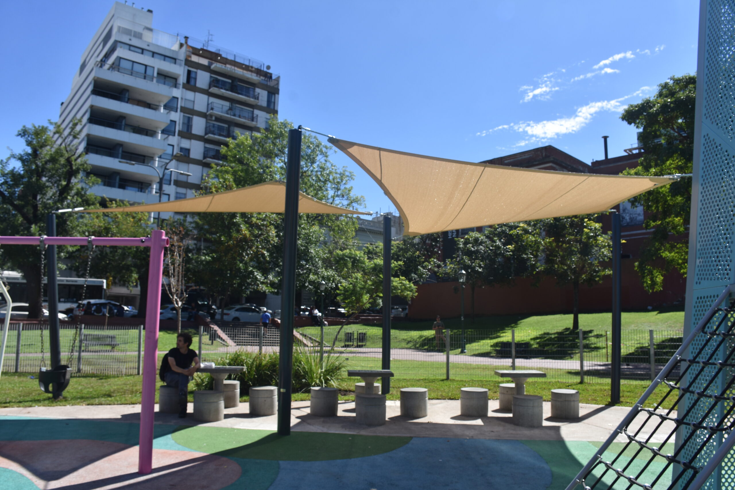 INCORPORAN MÁS ESPACIOS CON SOMBRAS EN LAS PLAZAS Y PARQUES PORTEÑOS