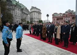 JORGE MACRI ENCABEZÓ EL TRADICIONAL IZAMIENTO DE LA BANDERA EN PLAZA DE MAYO