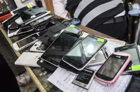 SE REFUERZAN LOS CONTROLES EN LOCALES DE CELULARES USADOS