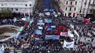 PROTESTAS DE LOS DOCENTES EN EL CENTRO PORTEÑO