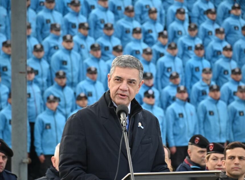 JORGE MACRI RECONOCIÓ A LOS MEJORES CADETES DE LA POLICÍA DE LA CIUDAD