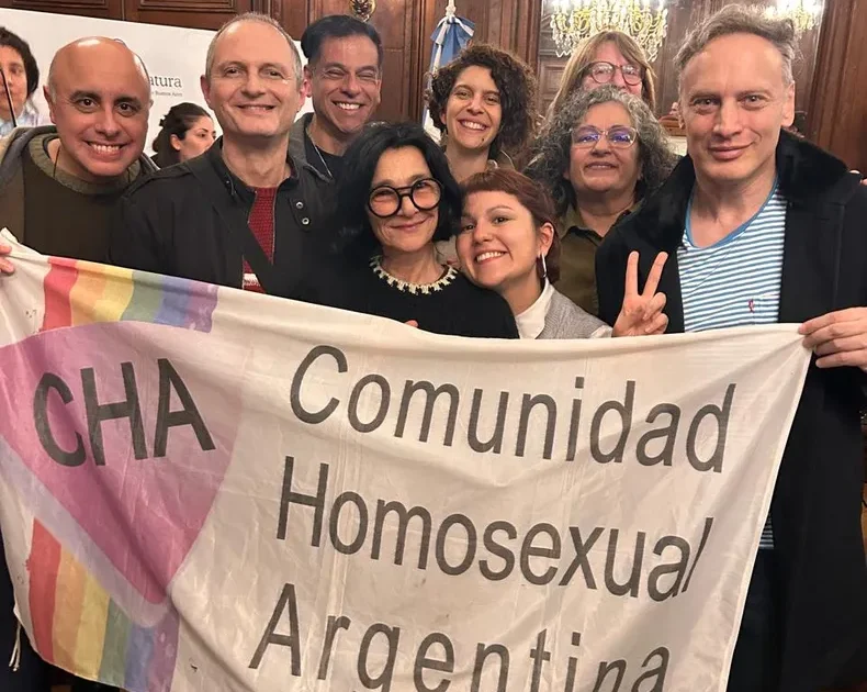 HOMENAJE A CARLOS JAUREGUI Y MOCHA CELIS