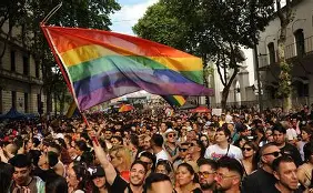 PIDEN CAMBIAR LA FECHA DE LA MARCHA DEL ORGULLO POR LA VISITA DEL PAPA