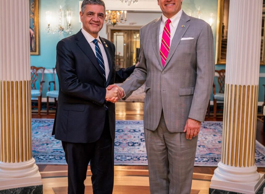 JORGE MACRI SE REUNIÓ CON CHRISTOPHER LANDAU EN WASHINGTON